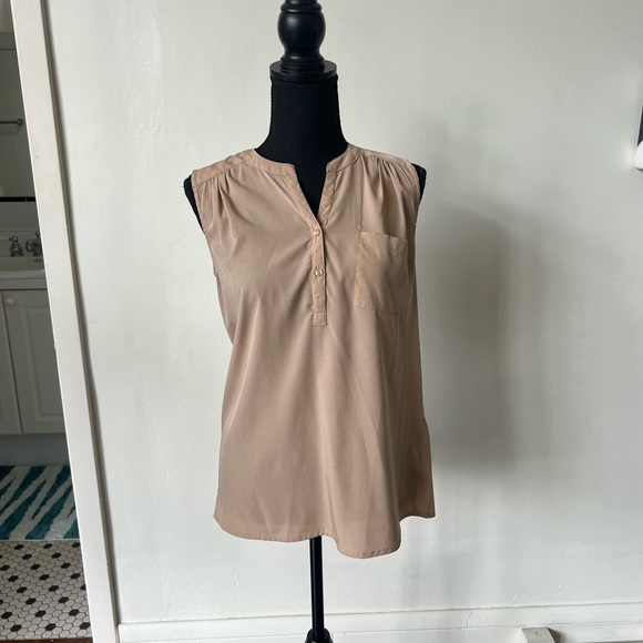 Forget 21 Nude Sleeveless Blouse - Picture 2 of 7